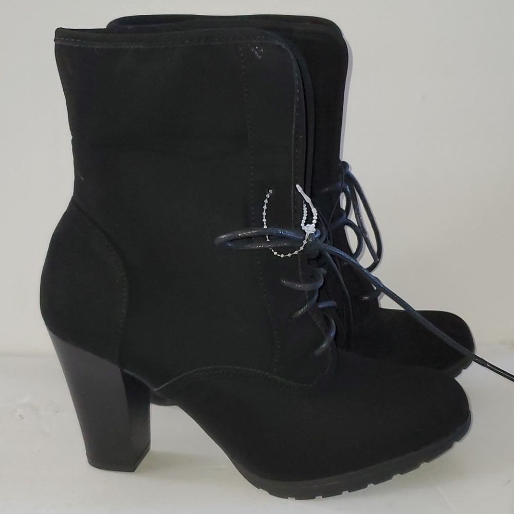 White MT. Sydnie Laced Heeled Booties
